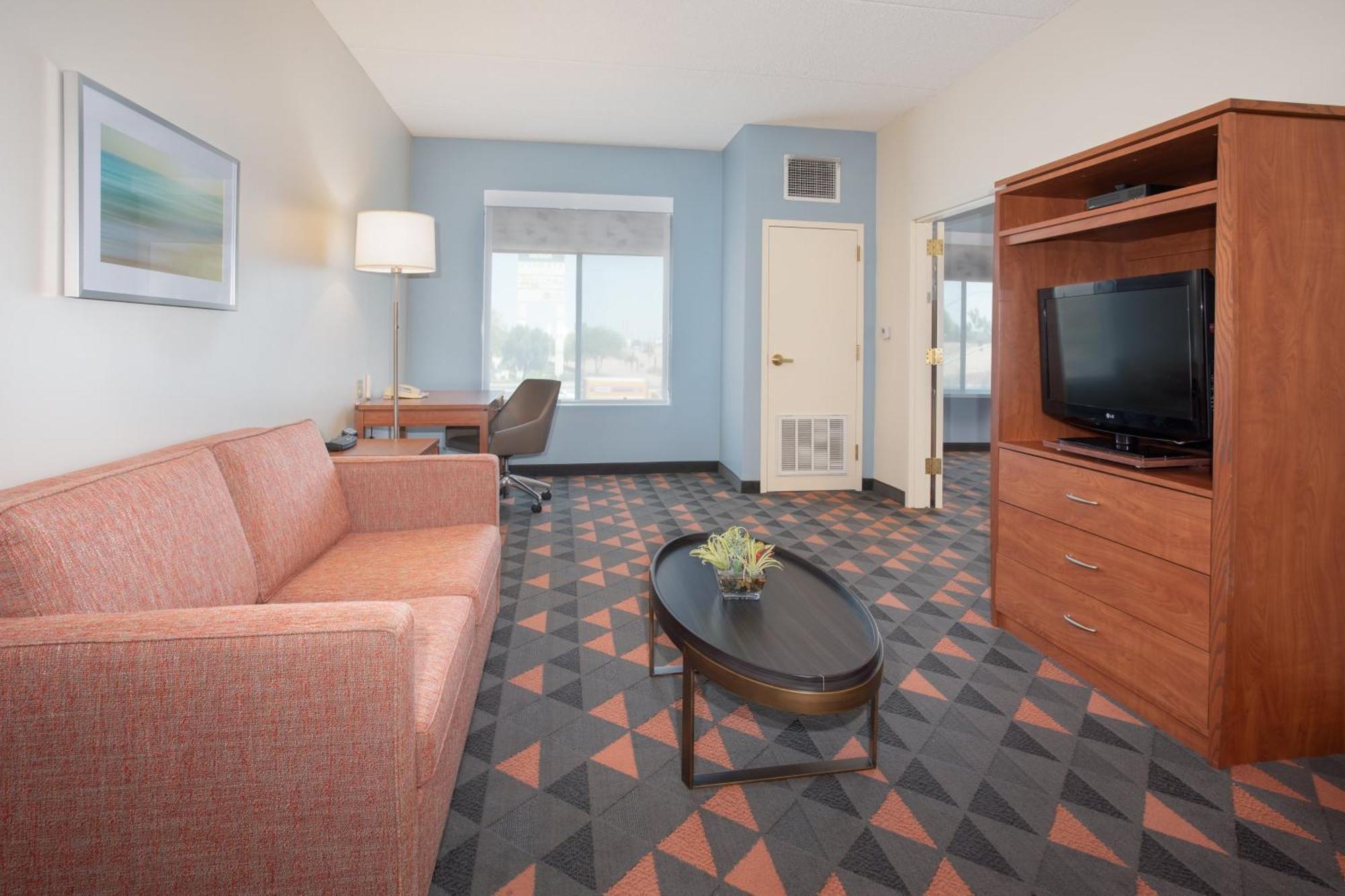 Holiday Inn & Suites Goodyear - West Phoenix Area By Ihg מראה חיצוני תמונה